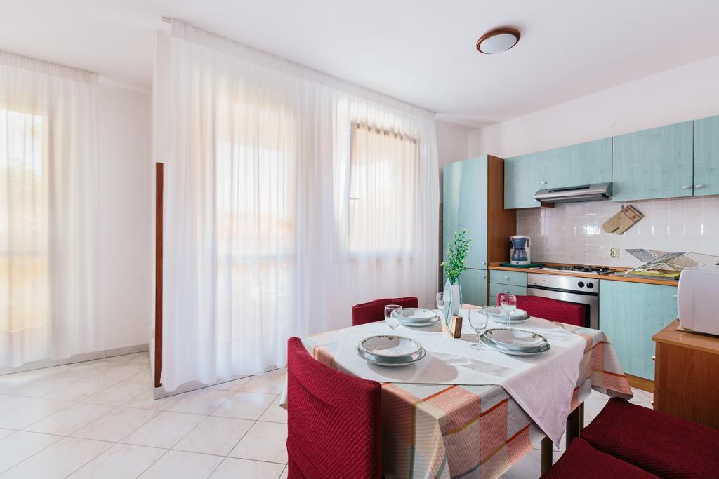 Andela Apartment Pula Pokoj fotografie
