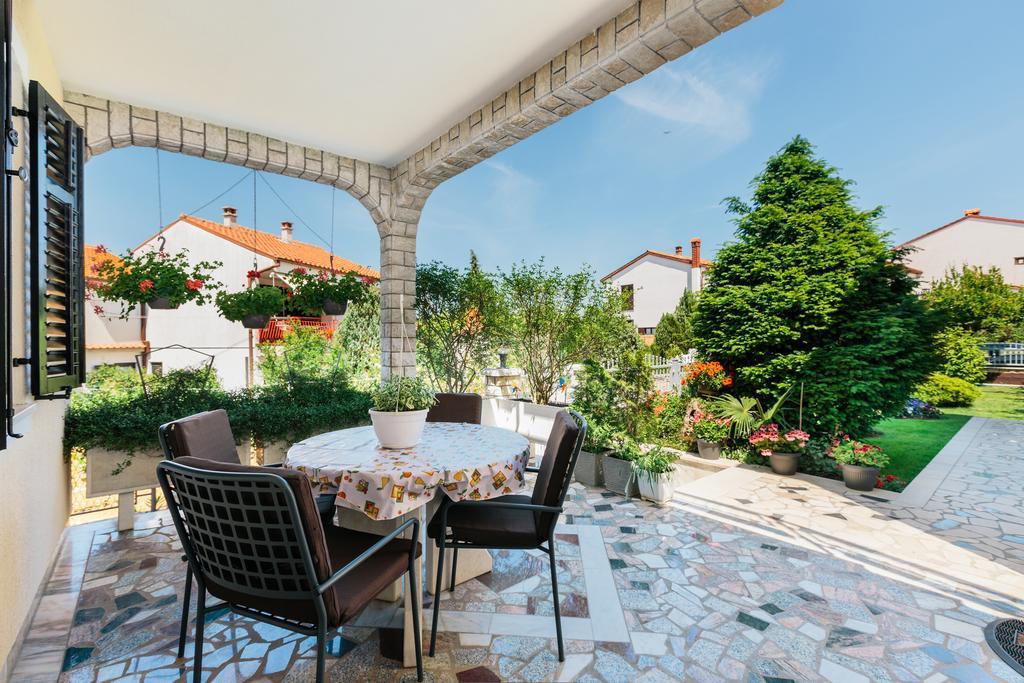 Andela Apartment Pula Pokoj fotografie